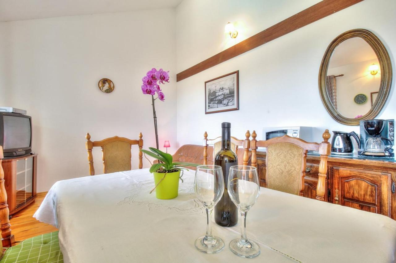 Nadia House With Apartments Замбратия Экстерьер фото