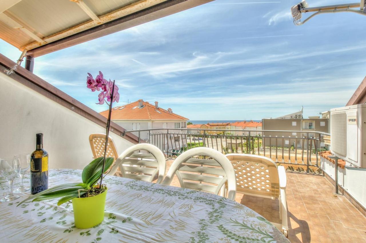 Nadia House With Apartments Замбратия Экстерьер фото