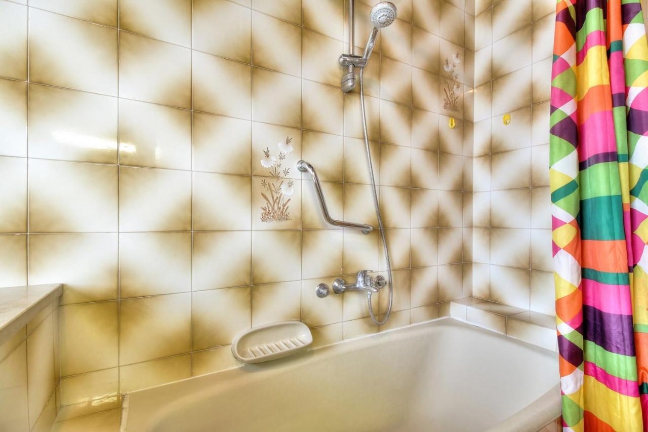 Nadia House With Apartments Замбратия Экстерьер фото