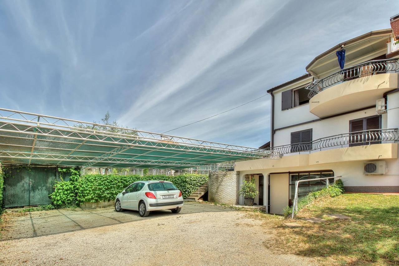Nadia House With Apartments Замбратия Экстерьер фото