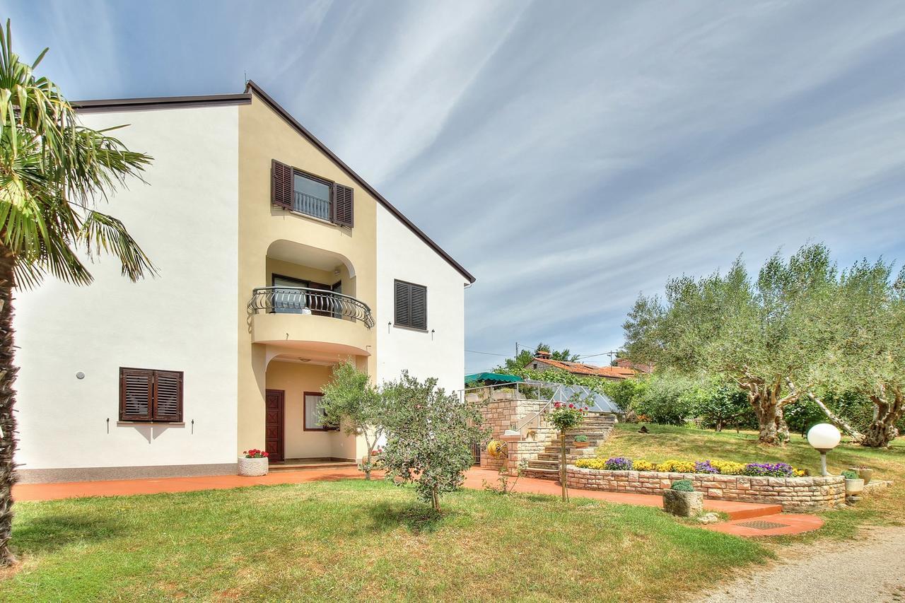 Nadia House With Apartments Замбратия Экстерьер фото