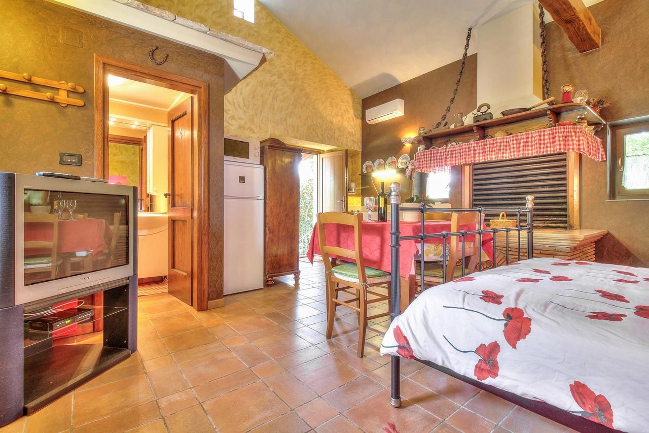 Nadia House With Apartments Замбратия Номер фото