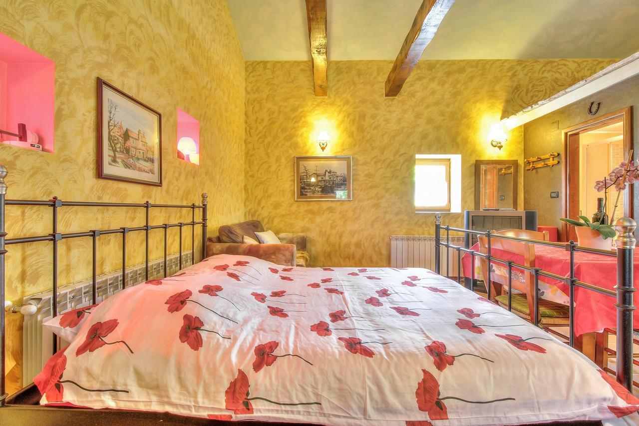 Nadia House With Apartments Замбратия Номер фото